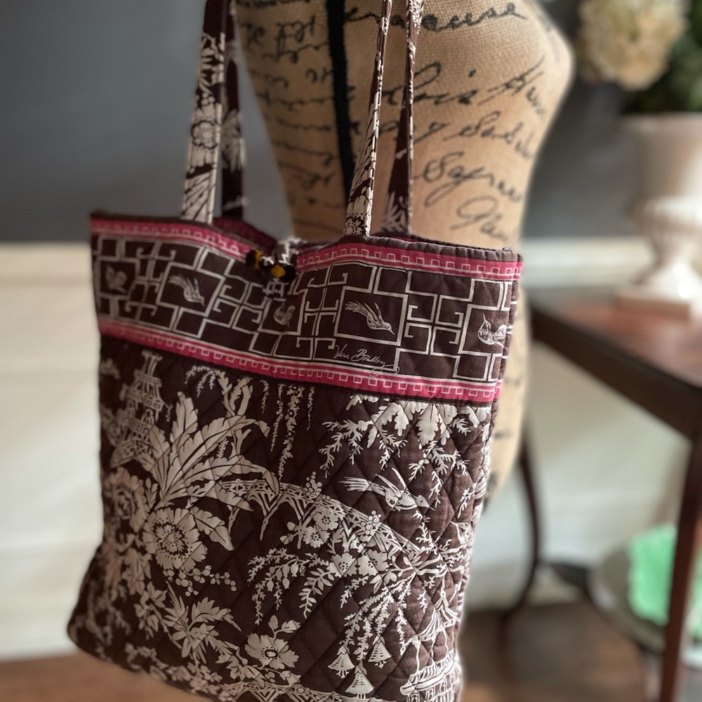 VERA BRADLEY  Large Tote in Brown Pink White Asian Inspired print with pink trim - Picture 5 of 16